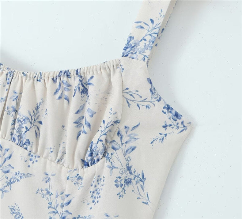 Livy Floral Dress in White/Blue