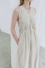 Load image into Gallery viewer, Korean Rize Twist Back Pocket Dress [3 Colours]
