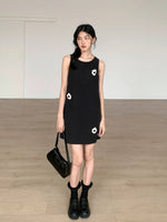 Load image into Gallery viewer, Flower Embellishment Pocket Shift Dress in Black
