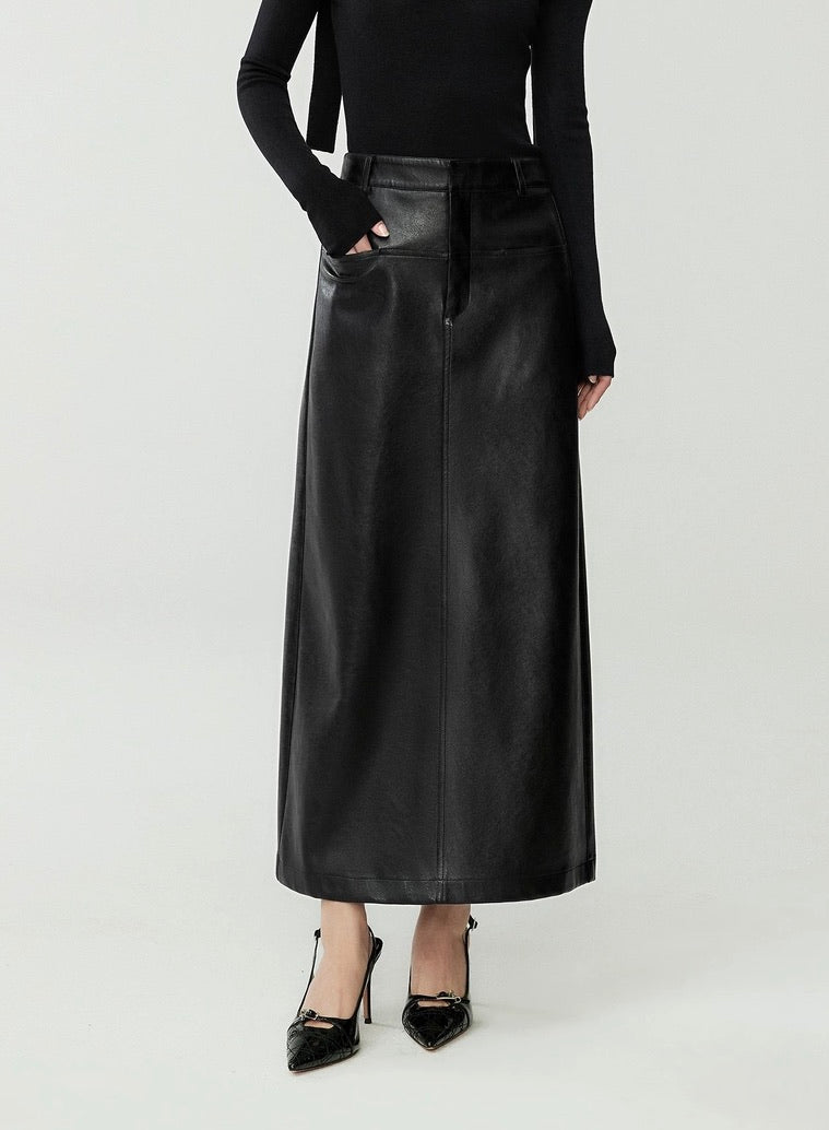 H-Line Faux Leather Slit Skirt in Black