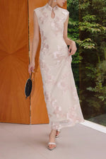 Load image into Gallery viewer, Floral Quilling Cheongsam in Cream
