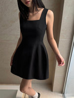 Load image into Gallery viewer, Drop Back Bow Tailored Dress in Black
