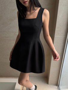 Drop Back Bow Tailored Dress in Black