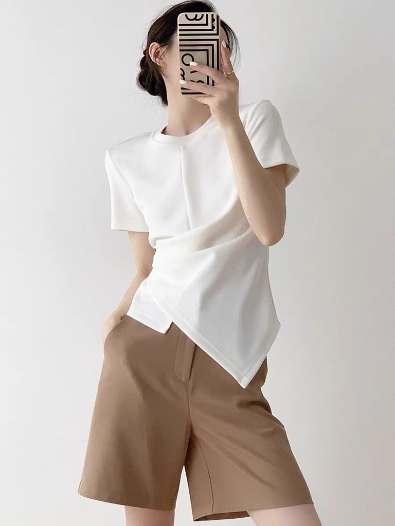 Gathered Asymmetric Top in White