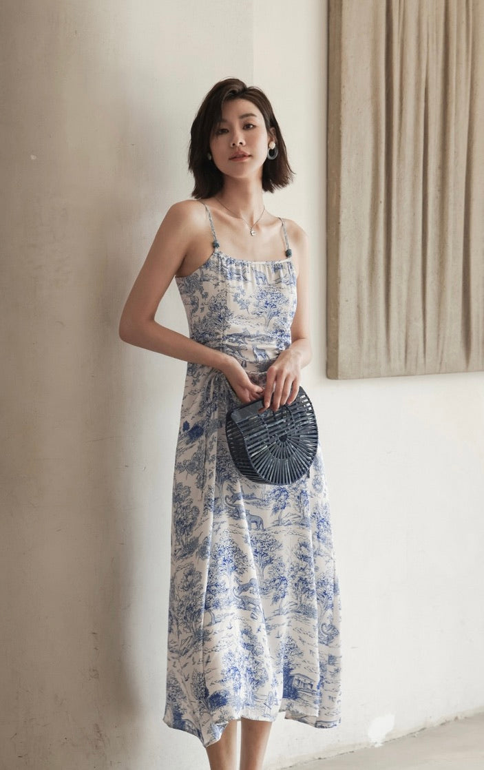 Toile Printed Cami Dress in White/Blue