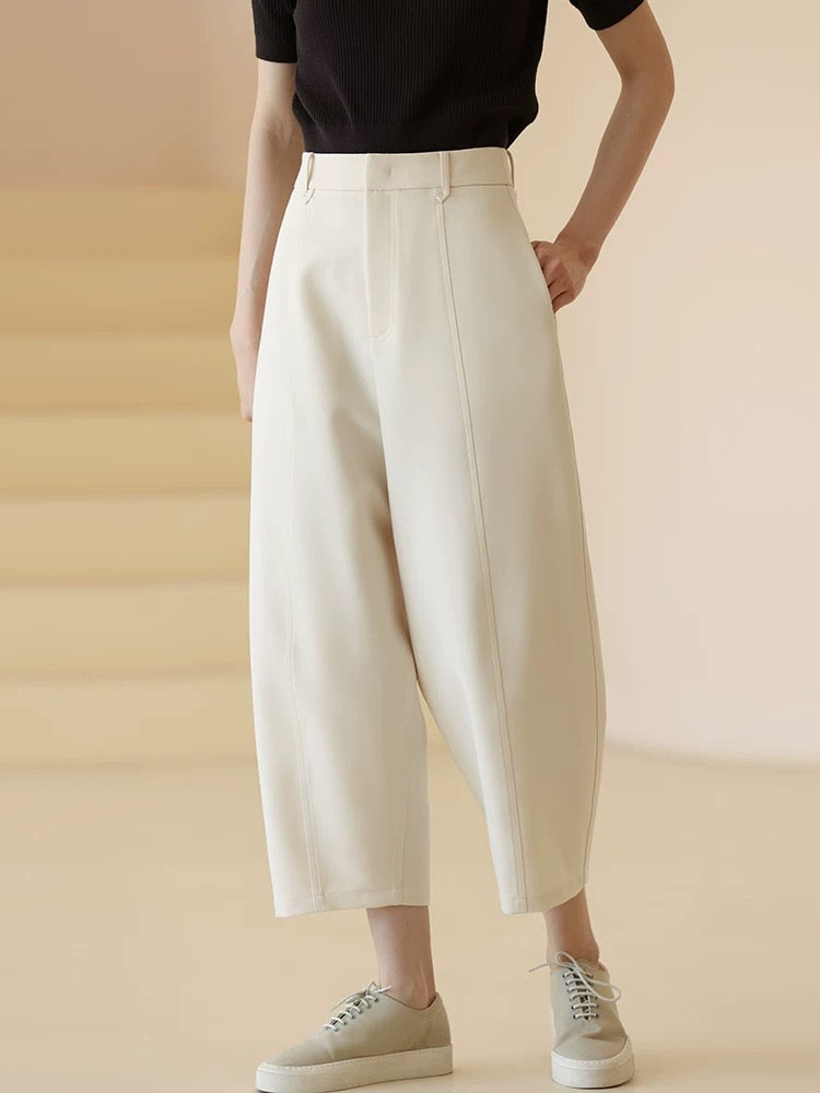 Tapered Cropped Line Trousers in Cream