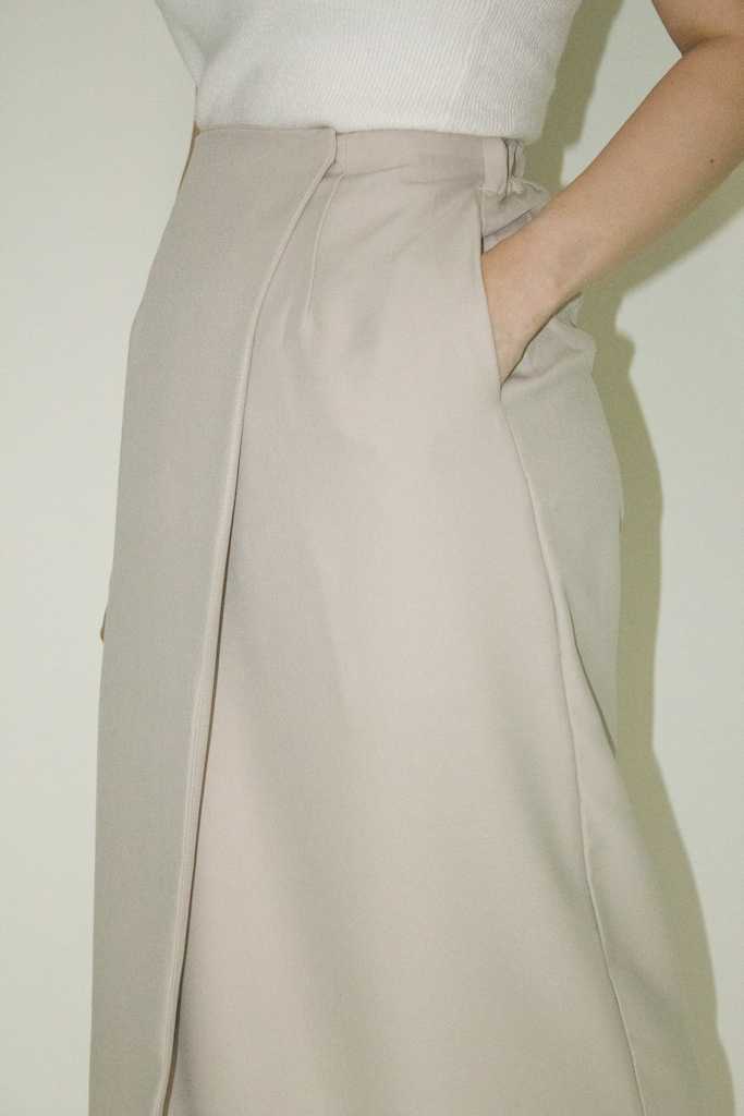Japanese Twill Pocket Wrap Skirt in Oat
