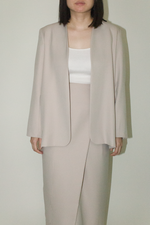 Load image into Gallery viewer, Japanese Twill Tailored Blazer in Oat
