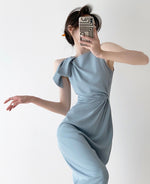 Load image into Gallery viewer, Kariss Gathered Bow Shift Dress [4 Colours]
