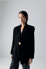 Load image into Gallery viewer, Leonie Standard Blazer in Black
