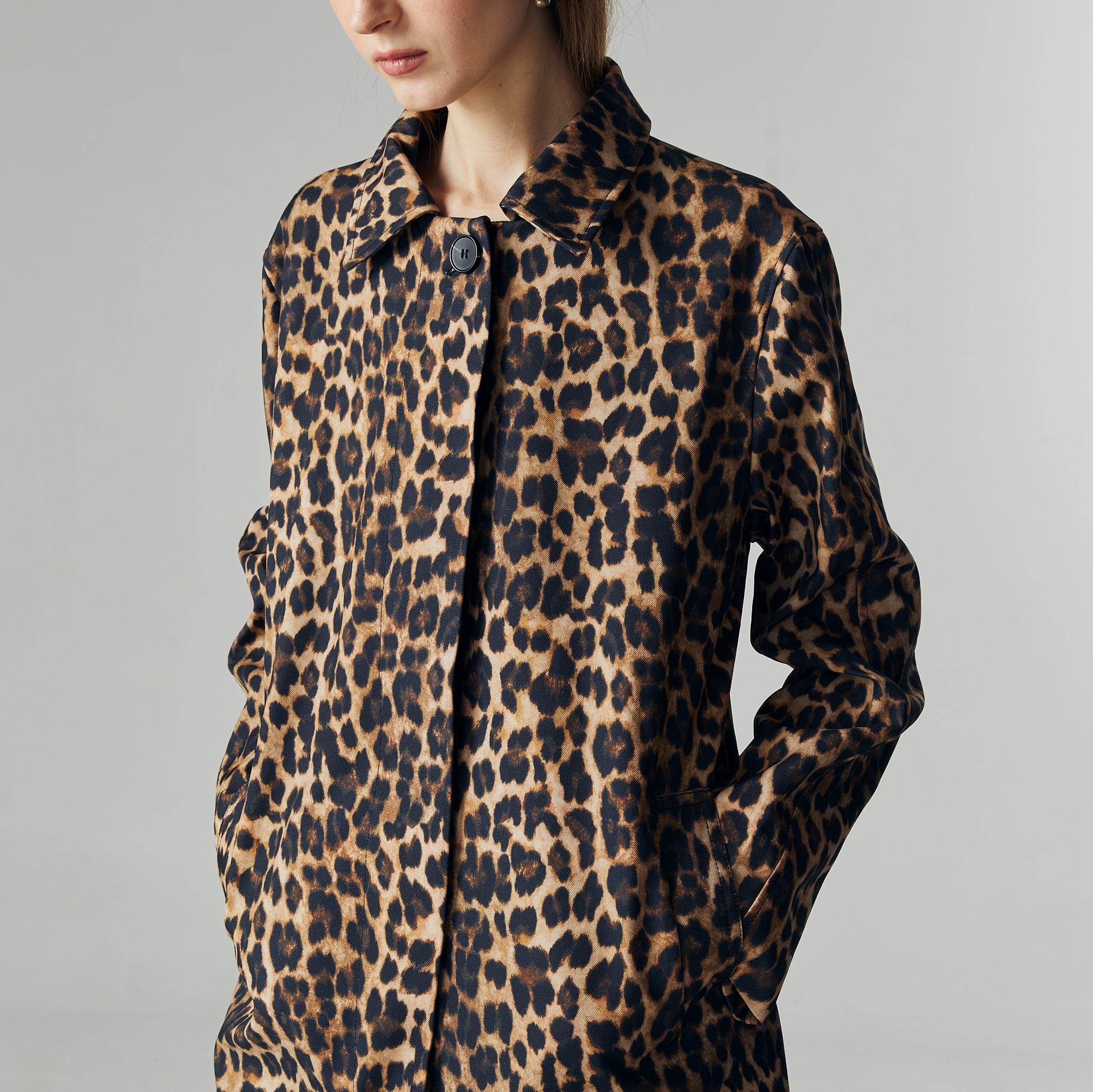 Livia Leopard Outerwear in Brown