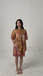 Load and play video in Gallery viewer, Maris Shift Dress in Mauve
