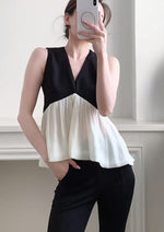 Load and play video in Gallery viewer, Empire Cut Flutter Top in Black/White
