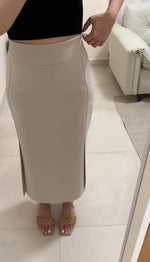 Load and play video in Gallery viewer, Korean Stretch H-Line Skirt [2 Colours]
