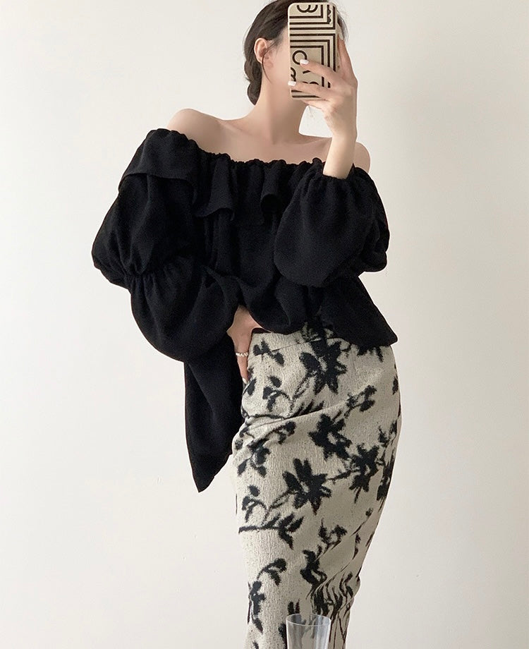 Off Shoulder Bubble Gathered Top in Black