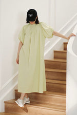 Load image into Gallery viewer, 2-Way Seersucker Puff Sleeve Maxi Dress in Lime
