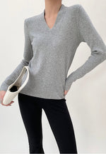 Load image into Gallery viewer, Classic V Line Long Sleeve Top

