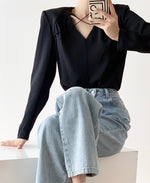 Load image into Gallery viewer, Zamora Criss Cross Blouse in Black
