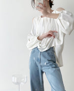 Load image into Gallery viewer, Shoulder Cutout Gather Blouse in White

