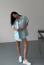 Load image into Gallery viewer, Mid Button Overlap Short Sleeve Shirt in Blue
