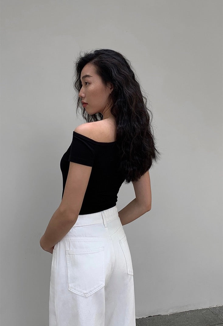 Off Shoulder Cutout Tee in White
