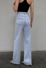 Load image into Gallery viewer, High Rise Straight Raw Edge Jeans in Light Blue
