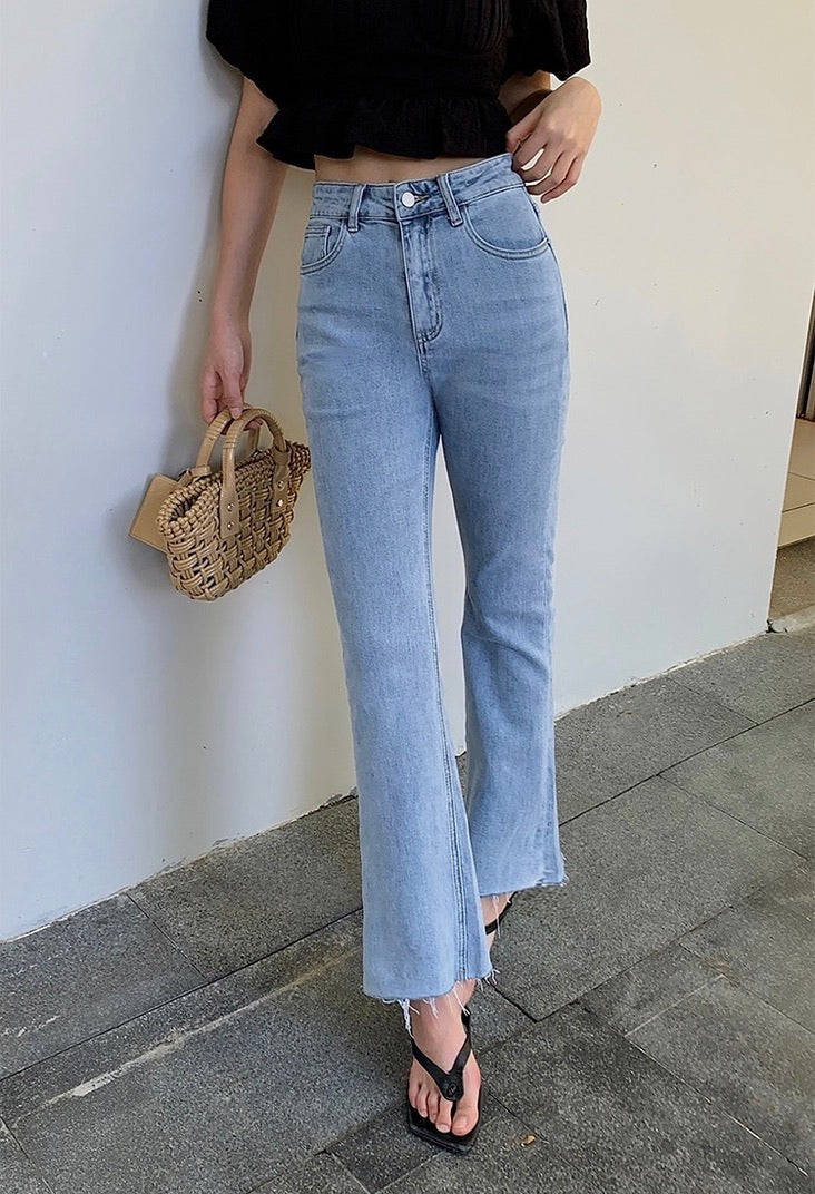 High Rise Trumpet Cropped Jeans in Blue