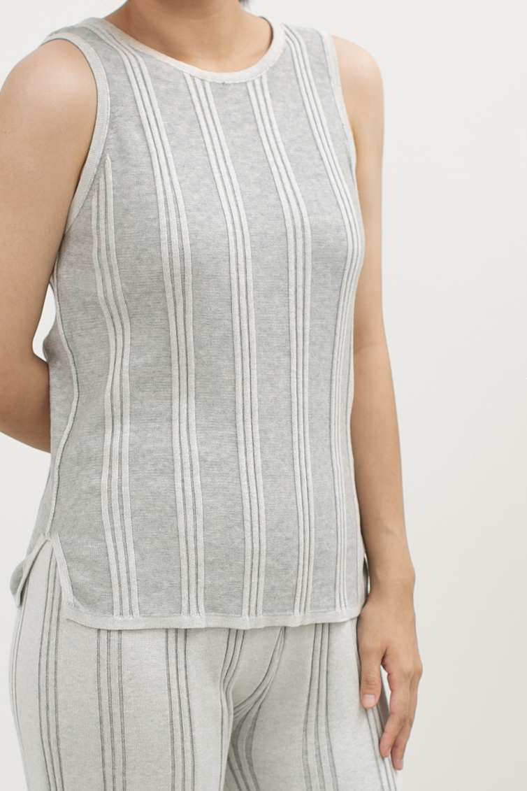 Knit Stripe Pattern Top in Grey