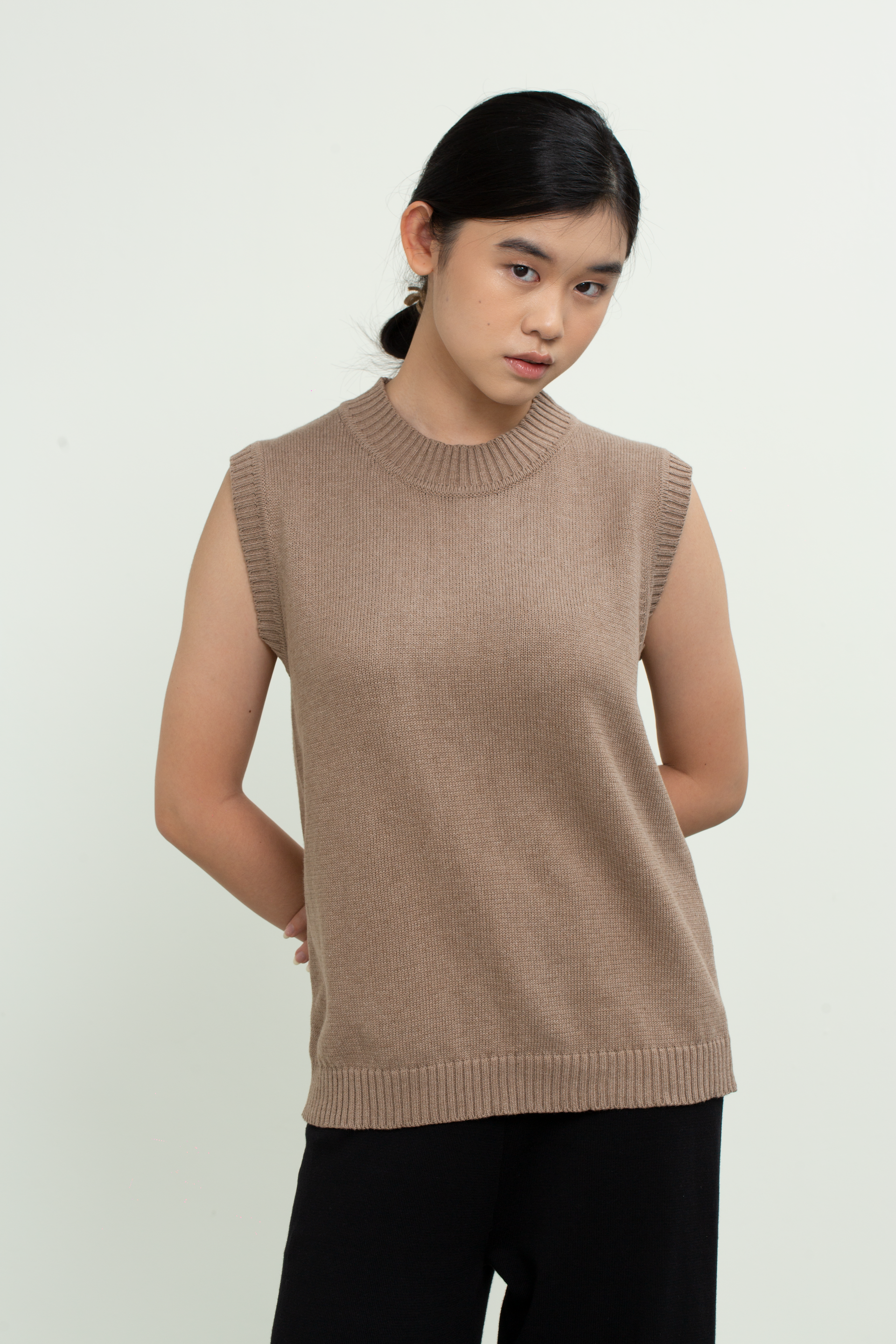Knit Sleeveless Vest Top in Brown