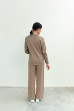 Load image into Gallery viewer, Knit Long Sleeve Shirt in Brown
