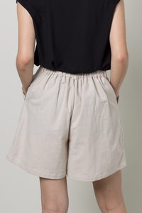 Linen Blend Pleated Shorts in Ecru