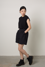 Load image into Gallery viewer, Linen Blend Pleated Shorts in Black
