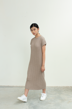Load image into Gallery viewer, Textured Knit Midi Dress in Brown
