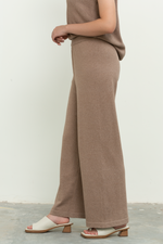 Load image into Gallery viewer, Knit Long Pants in Brown
