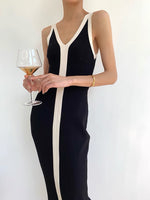 Load image into Gallery viewer, Contrast V Midi Dress- Black

