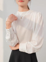 Load image into Gallery viewer, Long Sleeve Gathered Top in White
