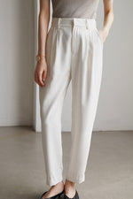 Load image into Gallery viewer, Cropped Tailored Trousers in White
