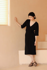 [Ready Stock] Slim V Midi Dress in Black
