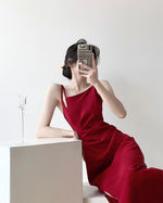 Load image into Gallery viewer, Quartz Gathered Slit Dress in Red
