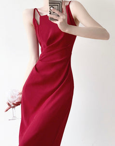 Quartz Gathered Slit Dress in Red