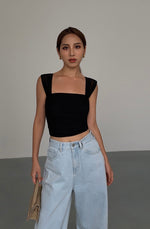 Load image into Gallery viewer, Shirring Sleeveless Top in Black
