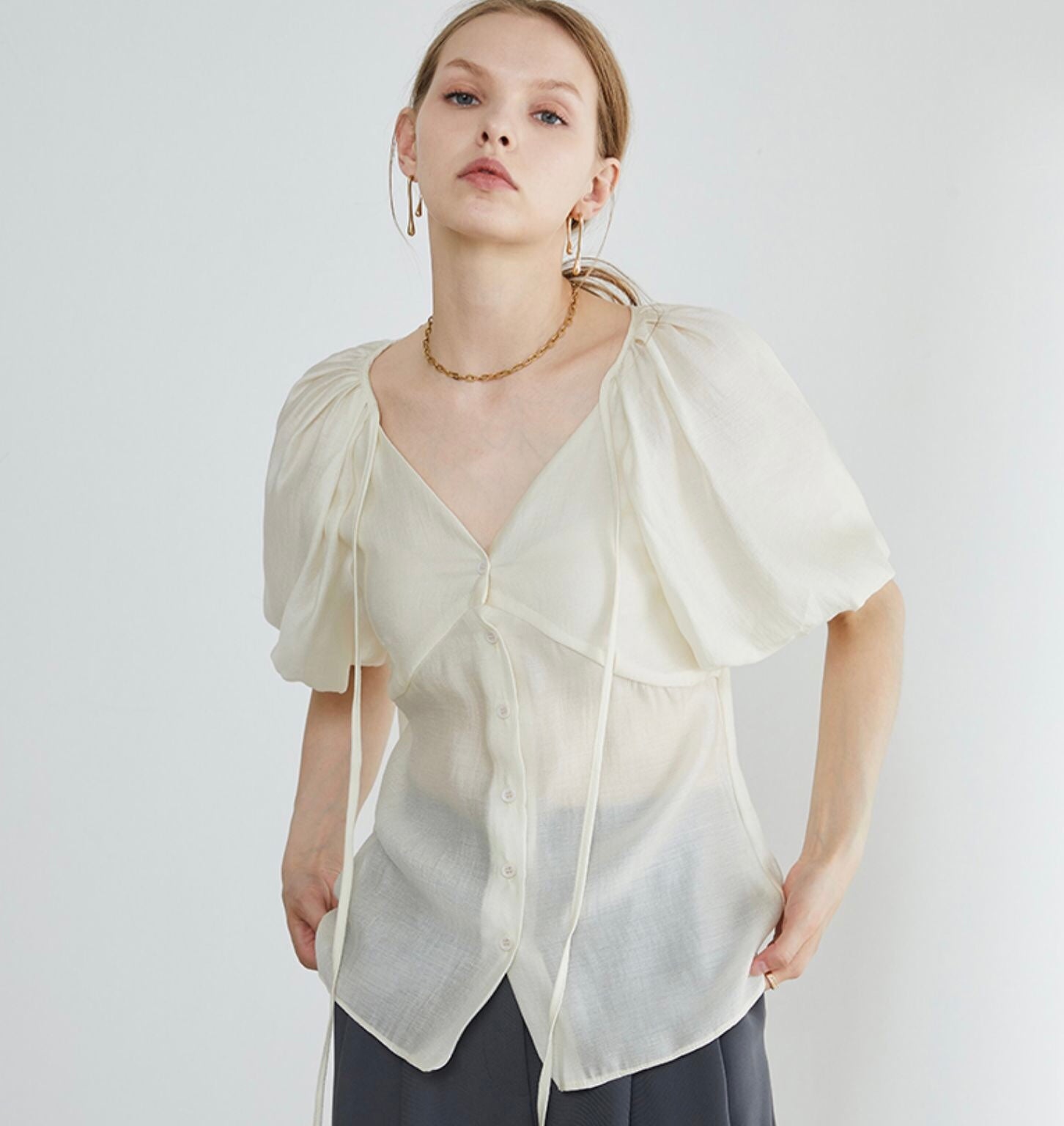 Tencel Blend Sheer Blouson Button Blouse in Cream