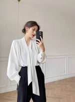Load image into Gallery viewer, Johannes Long Tie Blouse in White

