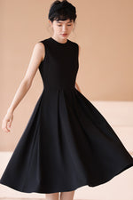 Load image into Gallery viewer, Classic Sleeveless Midi Dress in Black
