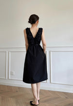 Load image into Gallery viewer, Esplanade Gathered Sleeveless Midi Dress in Black
